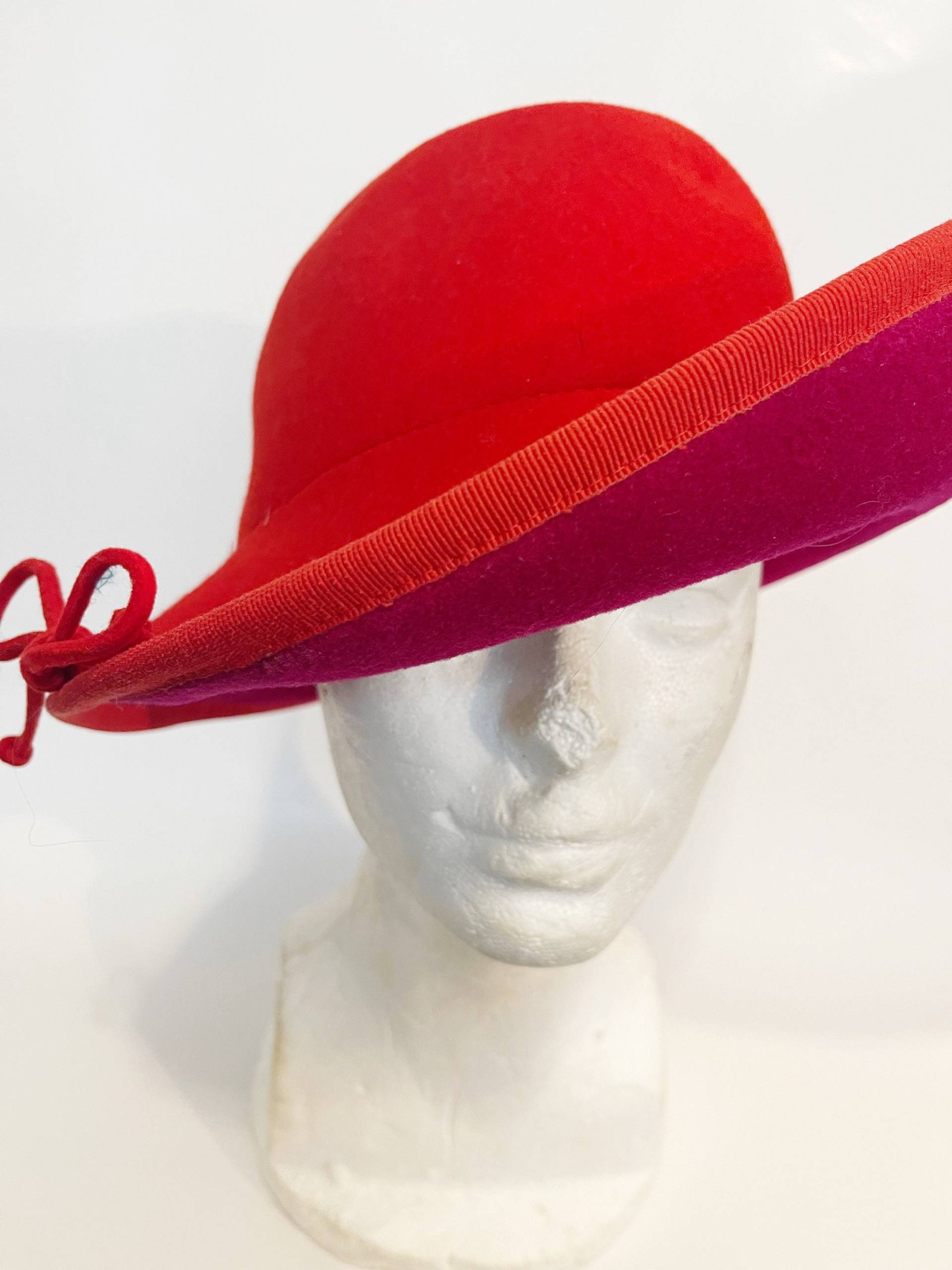 Vintage Ruth Kropveld Hut Vtg Chapeau Kreationen Roter Made in Italy 100% Wollhut Rot Und Fuschia Cloche Flip Hat von chrisaliciavintage