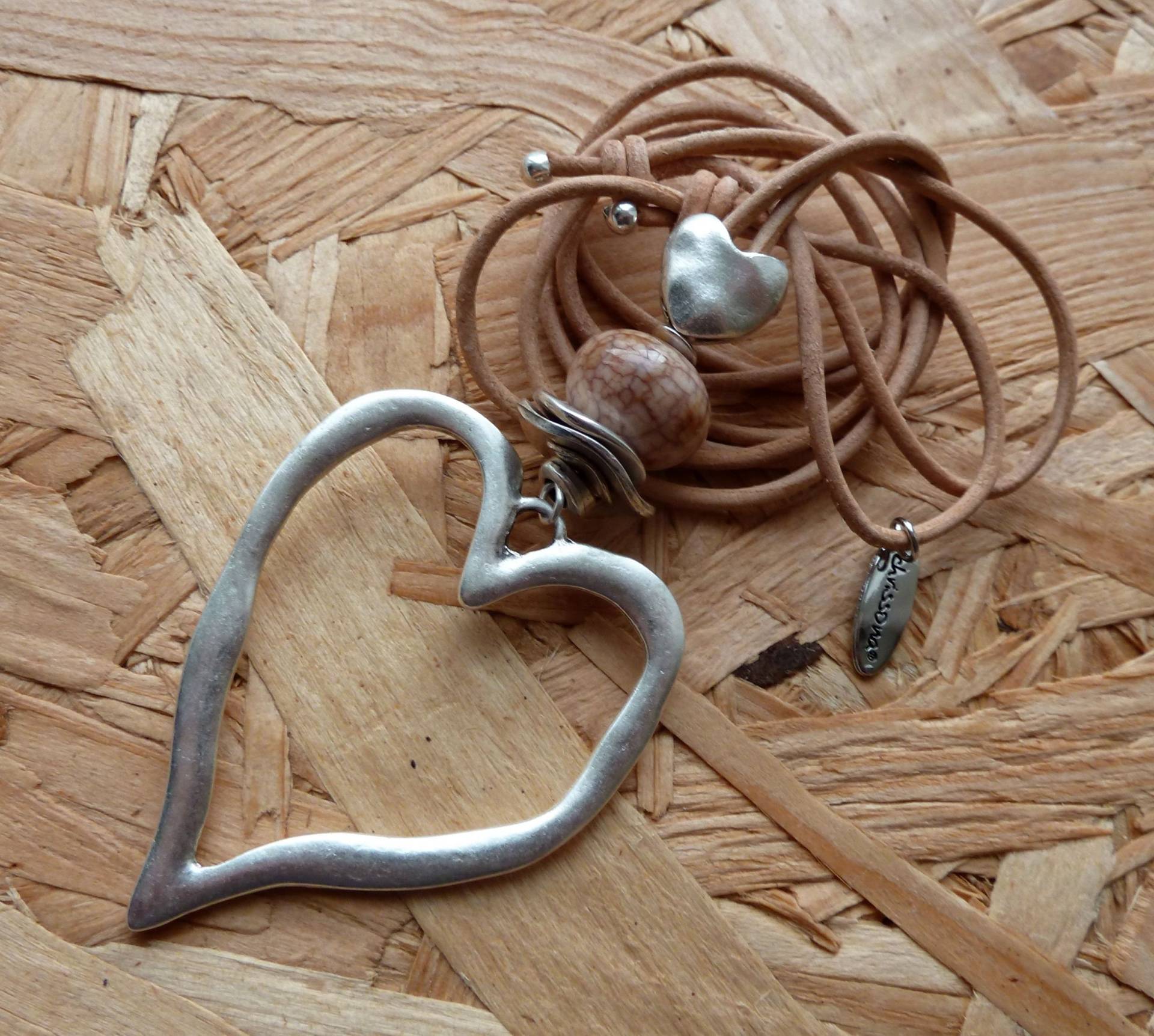 Kette Mit Herz Und Feuerachat Naturfarbenes Leder, Längenverstellbar, Herzkette Im Chrissona® Design von chrissona