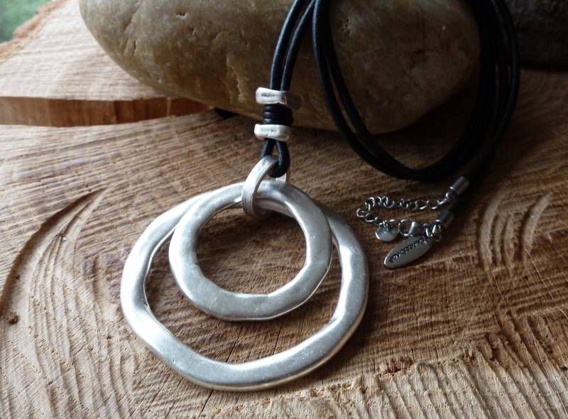 Lederkette Infinity Ringe Kreise Lederschmuck Chrissona® Design von chrissona
