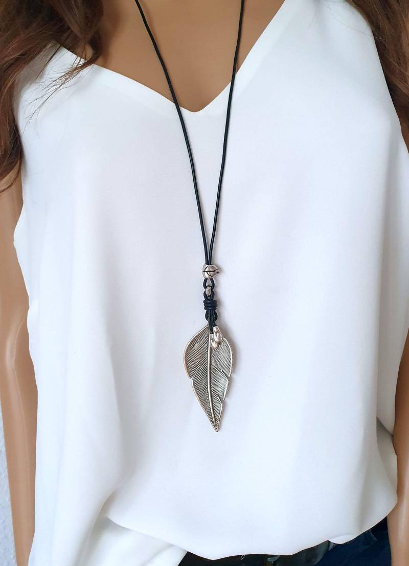 Lederkette Mit Großem Blatt-Anhänger, Statement-Schmuck Für Herbst-Outfits von chrissona