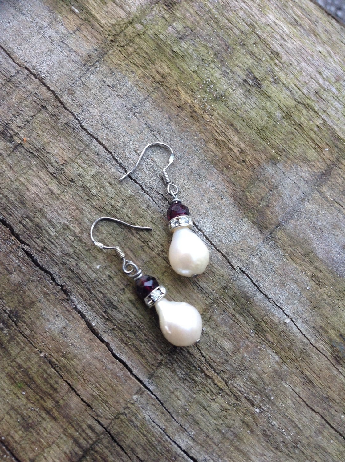 Ohrringe Mit Barock Süsswasserperlen Und Granat, Valentinstag, Strass Ohrringe Mit Barock Süsswasserperlen Und Granat, Valentinstag, Strass von chrissyslove4beads