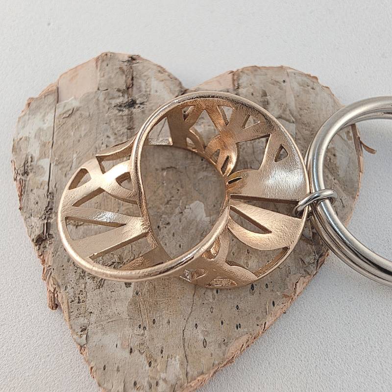 Schlüsselanhänger Bronze, Möbiusband Accessoire, Original Schwarzwald Motiv, Individuelles Geschenk von christophdausdesign