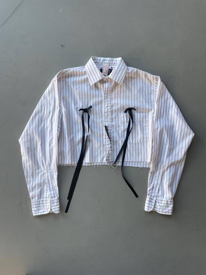 Arrow Breit Gestreiftes Kurzarm Top Mit Nadelstreifen Arrow Breit Gestreiftes Kurzarm Top Mit Nadelstreifen von ciaocherub