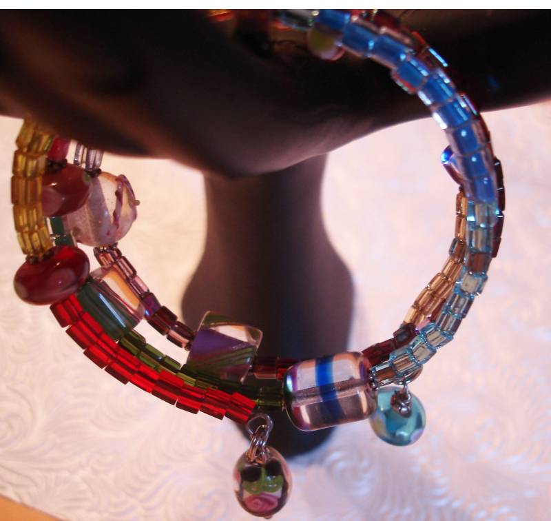 Spinning Colors Memory Draht Perlen Armband von cigarboxbeads