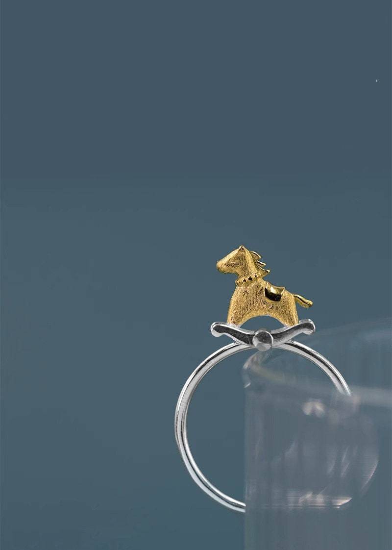 Schaukelpferd Ring-sterling Silber Charme Offenen Ring-Dainty Charm-Schöne Schmuck-Geschenk Für Sie von cindysilverstudio