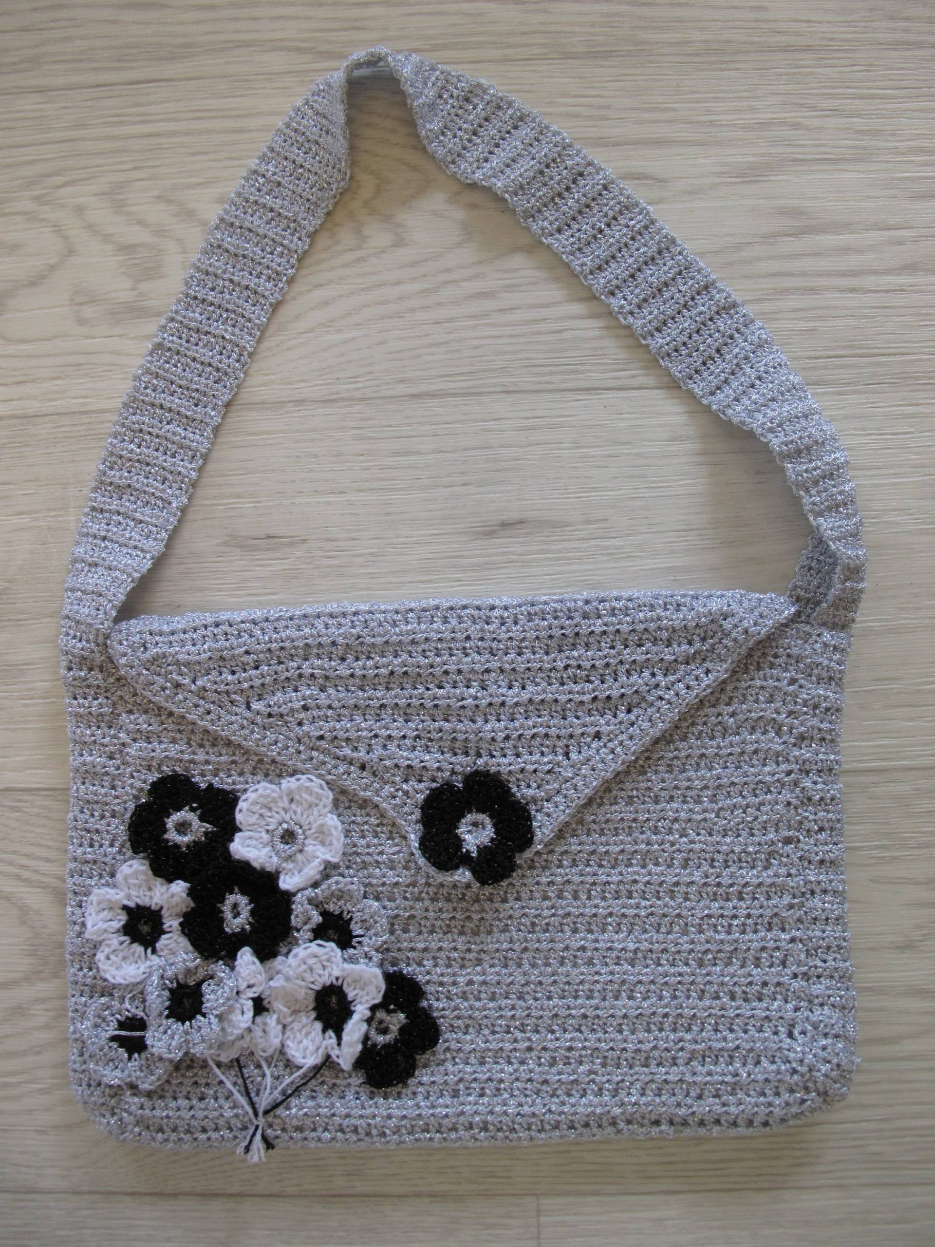Handgemachte Silberne Lurex Gehäkelte Abendtasche Oder Clutch Geldbörse Handgemachte Silberne Lurex Gehäkelte Abendtasche Oder Clutch Geldbörse von claireburrowsvintage