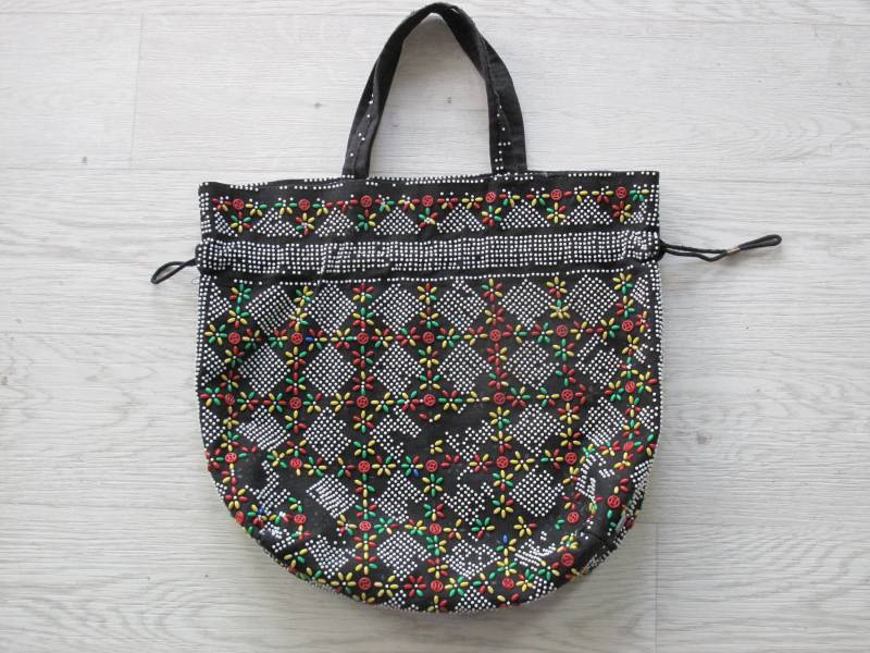 Perlenbeutel Mit Kordelzug Perlenbeutel Mit Kordelzug von claireburrowsvintage