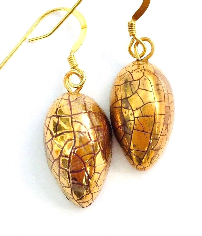 Gold Tropfen Ohrringe. Leichte Goldene Besonderes Geschenk Zum Geburtstag Gold Tropfen Ohrringe. Leichte Goldene Besonderes Geschenk Zum Geburtstag von claireceramics