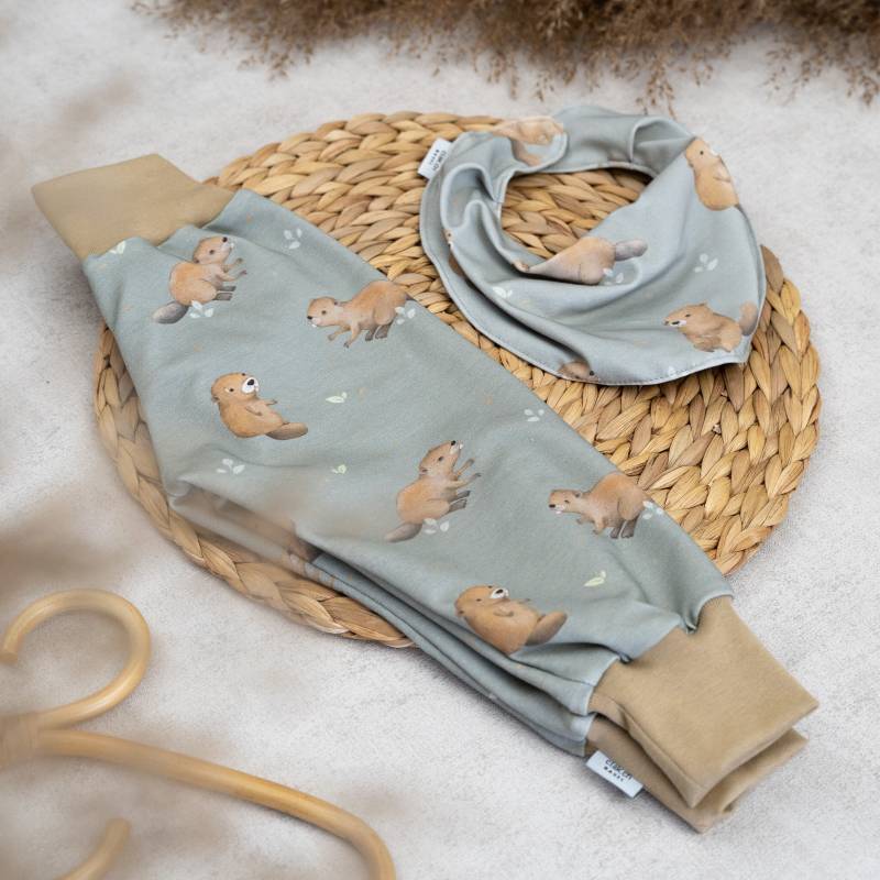 Handgemachte Pumphose + Dreieckstuch Set Für Babys Als Geschenk Handgemachte Pumphose + Dreieckstuch Set Für Babys Als Geschenk von clakch