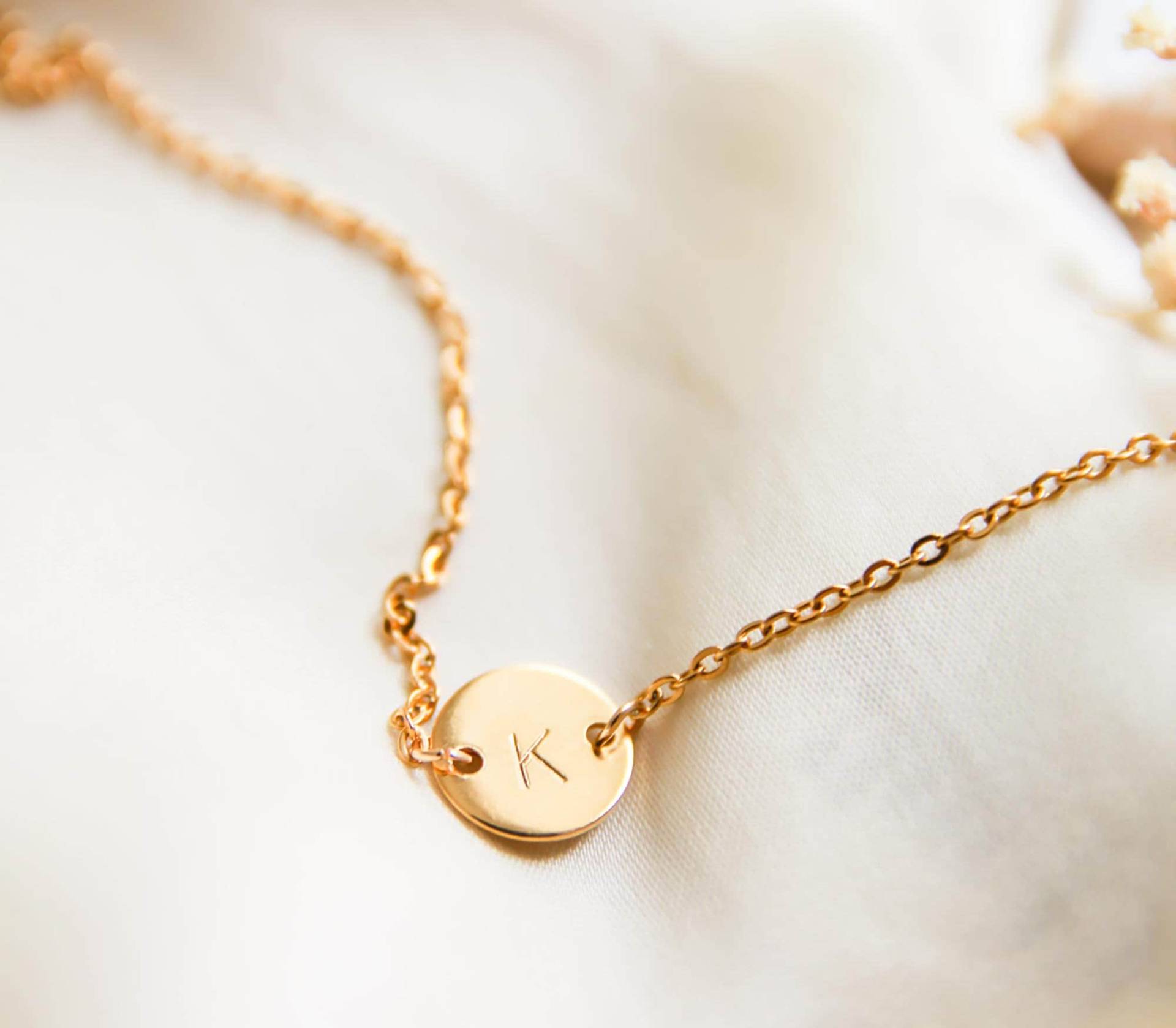 Personalisierte Initial Armband | Zierliches Gold Monogramm Arm Hochzeit Brautjungfer Party Individuelles Winziges Buchstabenarmband Geschenk Für Sie von claspandcompany
