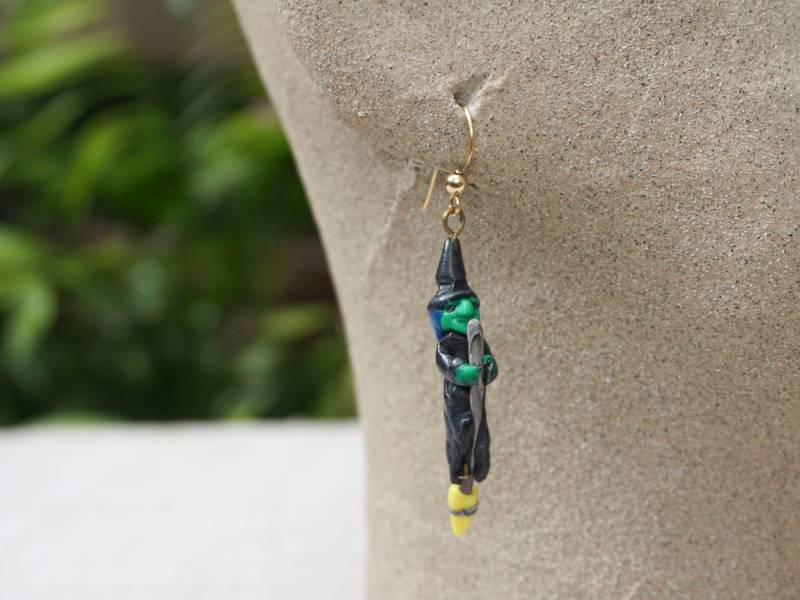 Hexe Auf Einem Besen-Ohrringe Hexe Auf Einem Besen-Ohrringe von claythingsofdewire