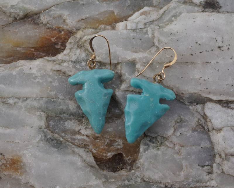Nachtleuchtende Pfeilspitze Ohrringe Nachtleuchtende Pfeilspitze Ohrringe von claythingsofdewire