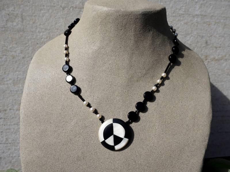 Schwarz Und Weiß Peace Kette Schwarz Und Weiß Peace Kette von claythingsofdewire