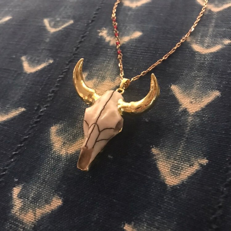 Gold Longhorn Halskette Gold Longhorn Halskette von clementineandemil