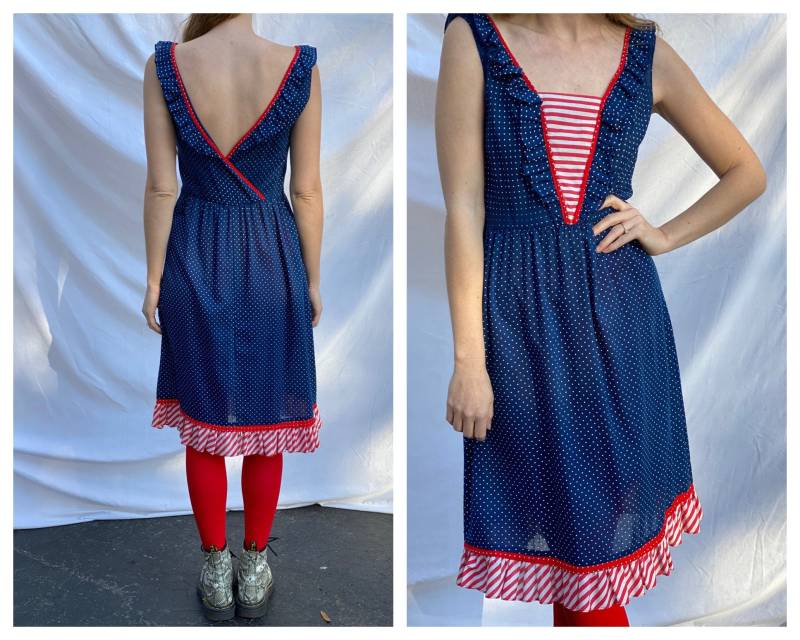 Vintage Sommerkleid/Schweizer Gepunktetes Blau Rot Und Weiss Rüschenärmel Flutter Rüschen Flirty Rock Kleid von closetcaseVNTG
