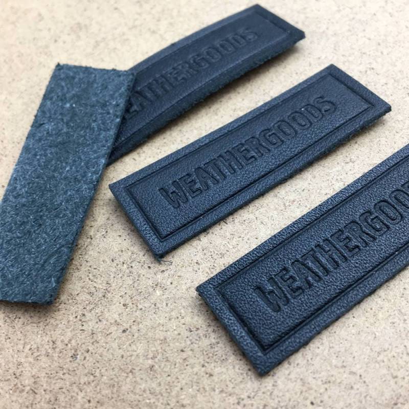 50 Stück Echtleder Patch, Individuell Geprägtes Label, Jeans Leder Lederetiketten, Lederpatches von clothinglabelz