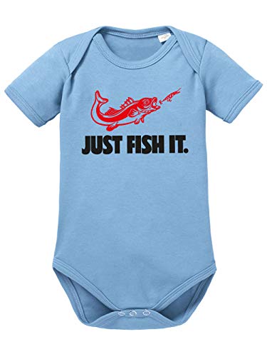 clothinx Baby-Body Bio Angler Sprüche Just fish it Himmelblau/Schwarz/Rot Größe 62 von clothinx