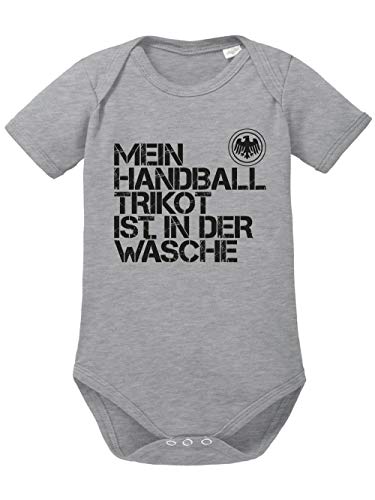 clothinx Baby-Body Bio EM 2020 Mein Handball Trikot ist in der Wäsche Sports Grey/Schwarz Größe 74-80 von clothinx