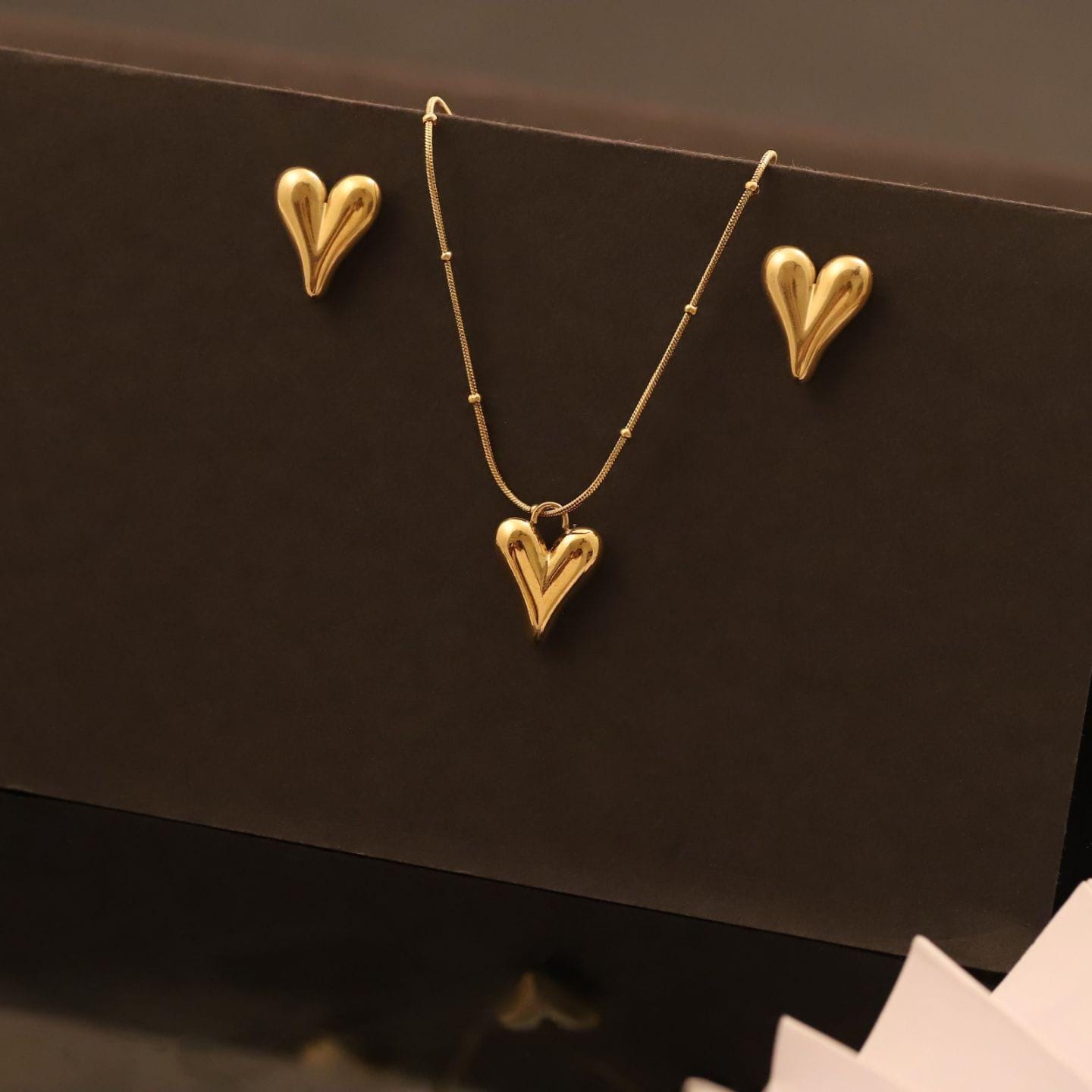 22K Gold Plated Heart Jewelry Set | Anti-Tarnish Stainless Steel Earrings + Adjustable Necklace Waterproof & Hypoallergenic 22K Gold Plated Heart Jewelry Set | Anti-Tarnish Stainless Steel Earrings + Adjustable Necklace Waterproof & Hypoallergenic von cloudcoded