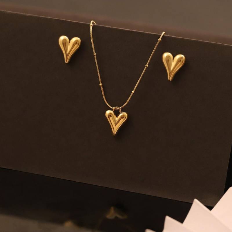 22K Gold Plated Heart Jewelry Set | Anti-Tarnish Stainless Steel Earrings + Adjustable Necklace Waterproof & Hypoallergenic 22K Gold Plated Heart Jewelry Set | Anti-Tarnish Stainless Steel Earrings + Adjustable Necklace Waterproof & Hypoallergenic von cloudcoded