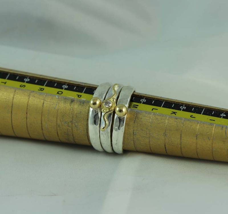 Diamant Set Gemischte Metalle Stapelring-Silber Und 18Ct Gelber Ring von clydekirton