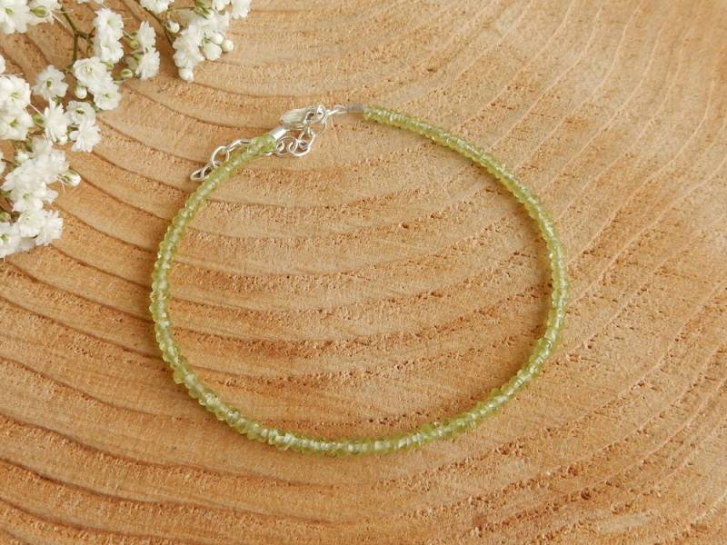 Armband Mit Peridot-Edelsteinen | Grün Und Verschluss Aus Sterlingsilber | 18-22 cm Armband Mit Peridot-Edelsteinen | Grün Und Verschluss Aus Sterlingsilber | 18-22 cm von cobaltcorundum