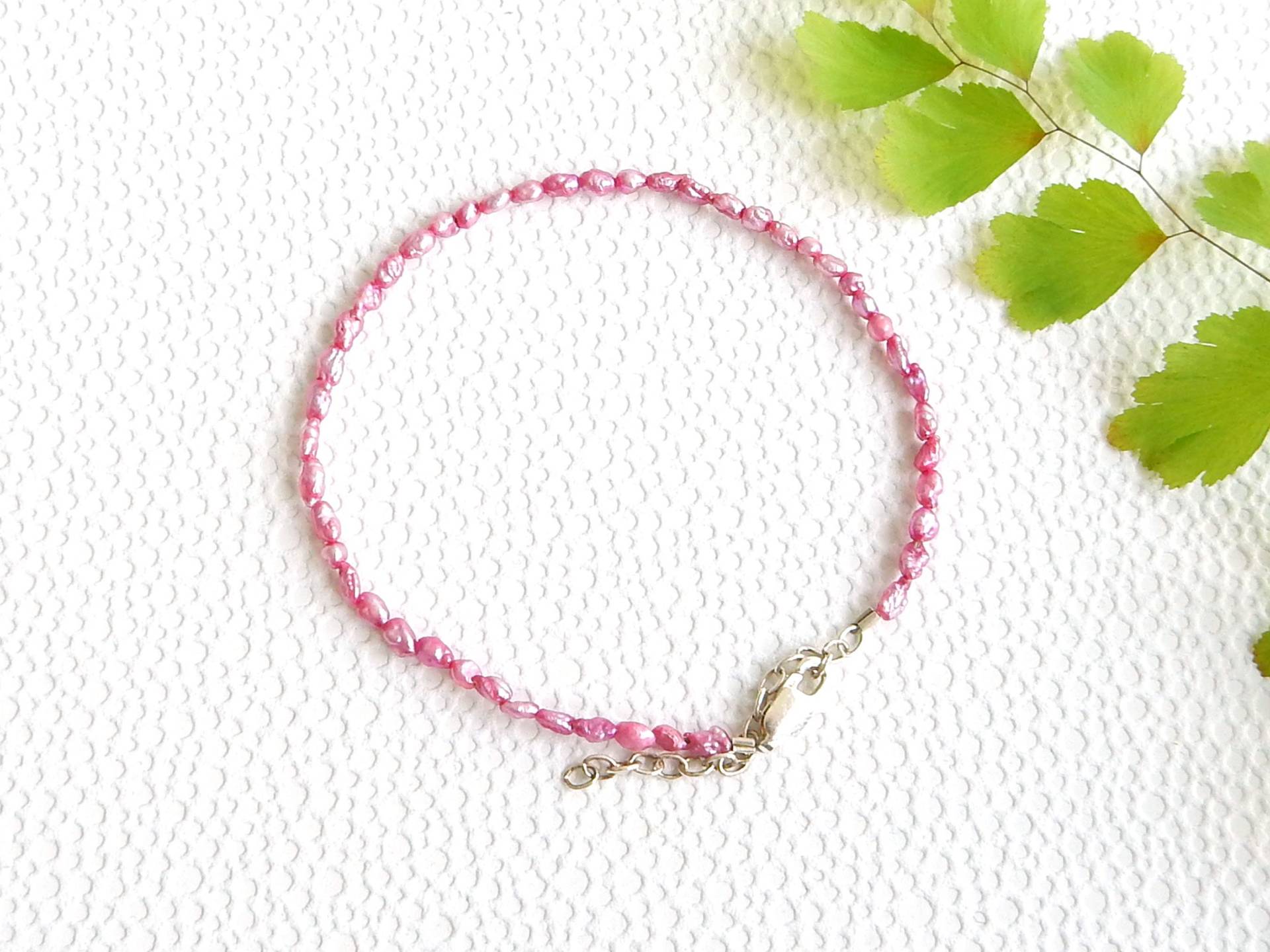 Armband Mit Rosa Reisperlen Und Silberverschluss Armband Mit Rosa Reisperlen Und Silberverschluss von cobaltcorundum