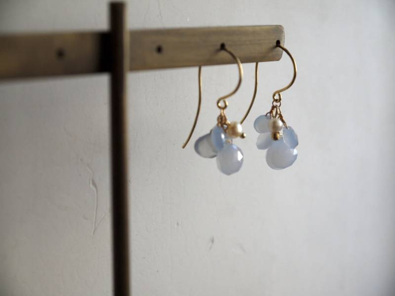 Blauer Chalcedon Und Perlenohrringe Blauer Chalcedon Und Perlenohrringe von cocobijouxco