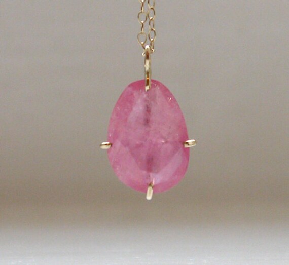 Multisapphire Rosa Halskette in 10Y Gold Multisapphire Rosa Halskette in 10Y Gold von cocobijouxco