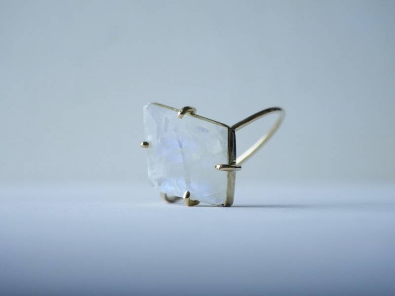 Regenbogen Mondstein 18K Ring von cocobijouxco