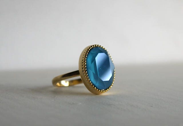 Swarovski Grün Blau Ring in Gold Swarovski Grün Blau Ring in Gold von cocobijouxco