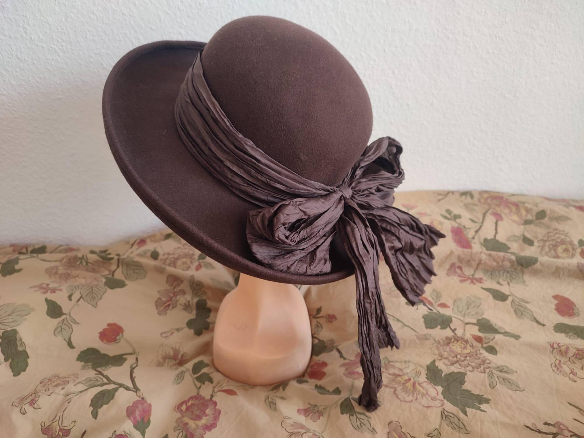 Brauner Damenhut 100 % Wolle Hut Mit Krempe Wollhut Schleife Vintage von coerdefleur