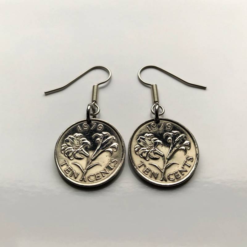 Bermuda 10 Cent Münze Ohrringe Lilie Blume Bouquet Korallenriffe Flora Gibbs Hill Lighthouse E000020 Bermuda 10 Cent Münze Ohrringe Lilie Blume Bouquet Korallenriffe Flora Gibbs Hill Lighthouse E000020 von coinedJEWELRY