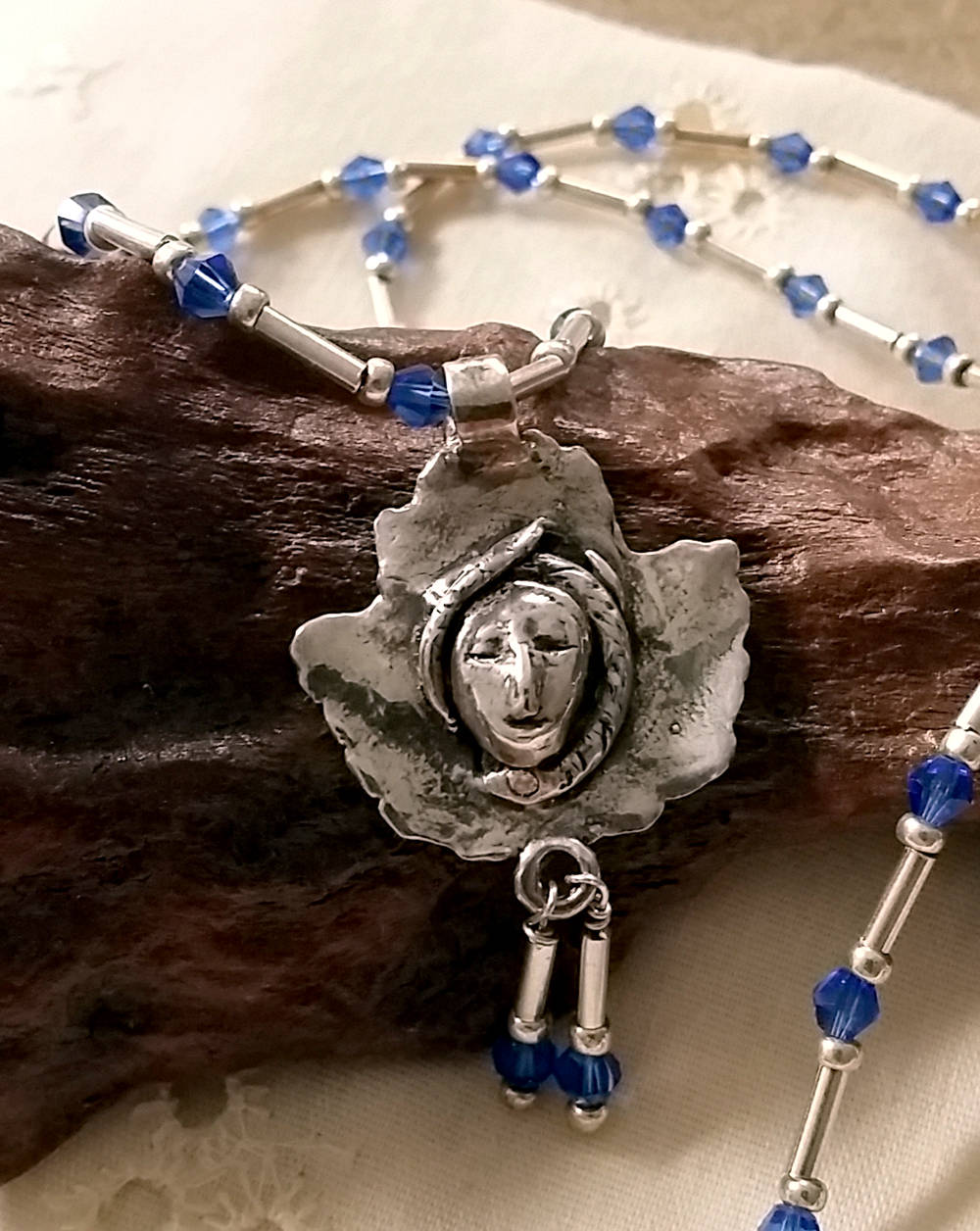 "Im Angesicht Der Natur" Handgemachte Ooak.999 Fein Blattsilber, Schlange Gesicht Anhänger Sterlingsilber Blau Crystal Bicones von collectiblejewels