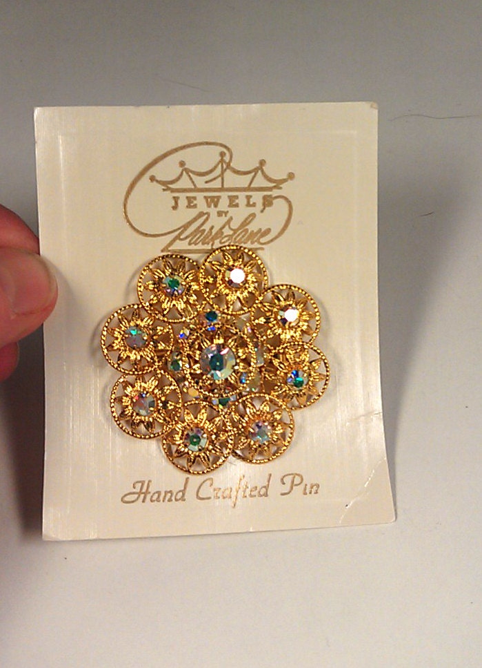 Vintage-Juwelen Von Park Lane Aurora Borealis Pin Auf Original Karte Hand Gearbeitete von collectiblejewels