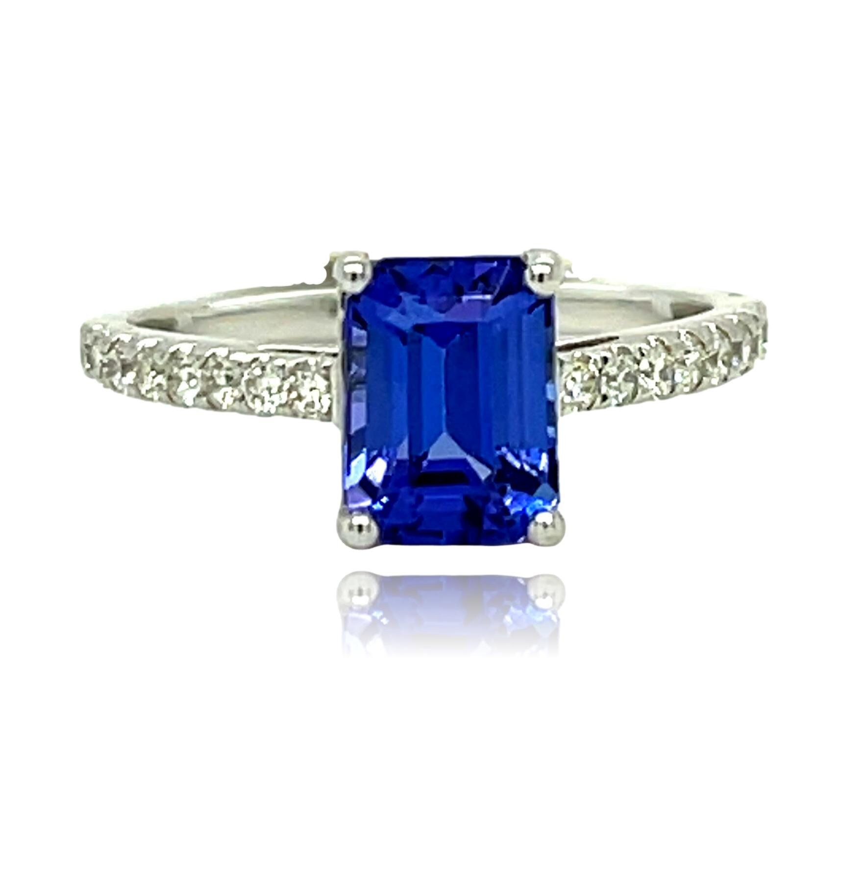 Aaa Qualität Smaragdschliff Tansanit Und Diamant 18K Weißgold Ring von colorplusjewelryny