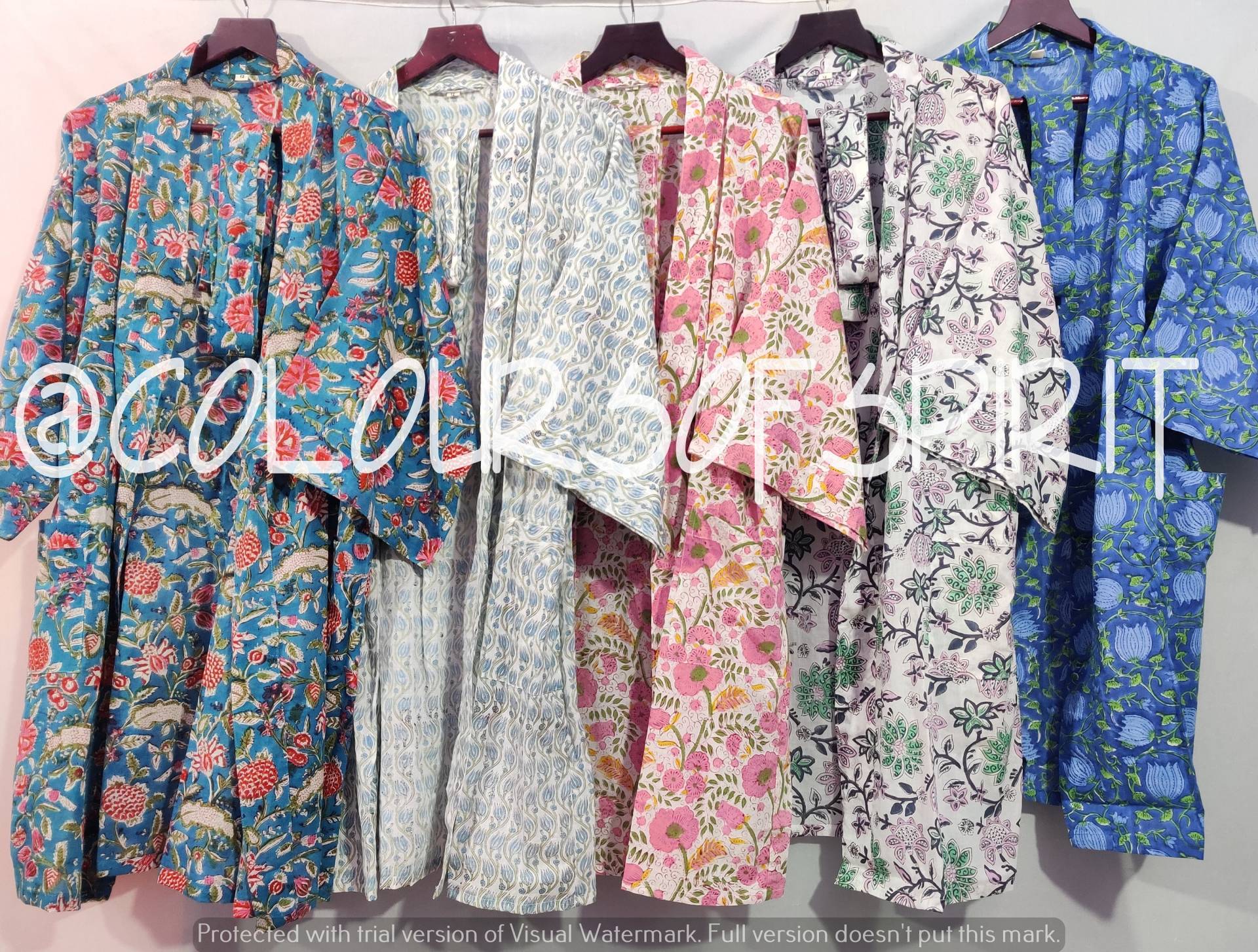 Express-Lieferung - Baumwoll-Kimono-Roben Mit Blumendruck Kimono Weich Und Bequem Bademäntel Wickelkleid Hausmantel Robe Ab 5-Teilig von coloursofspirit