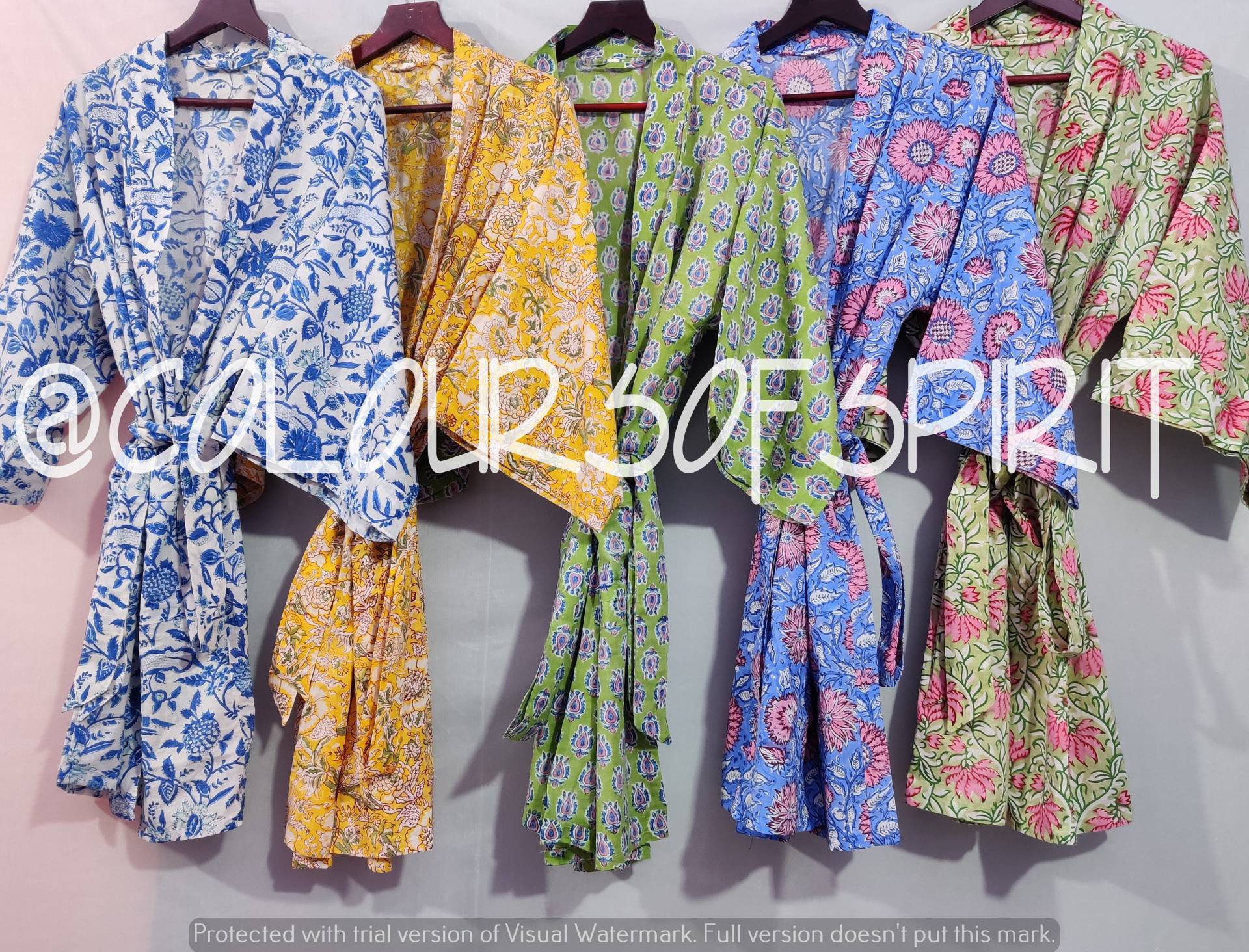 Express-Lieferung - Baumwoll-Kimono-Roben Mit Blumendruck Kimono Weich Und Bequem Bademäntel Wickelkleid Hausmantel Robe Ab 5-Teilig von coloursofspirit