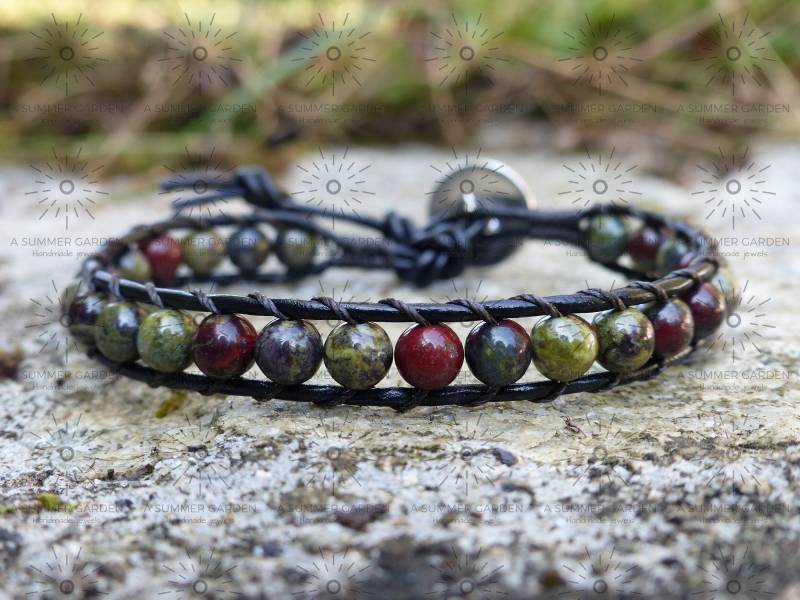 Wickelarmband Für Herren Aus Jaspis - Herrenarmband Natursteinleder Drachenblutjaspis Mit Grünen Steinperlen Chan Luu Wickelarmband Für Herren Aus Jaspis - Herrenarmband Natursteinleder Drachenblutjaspis Mit Grünen Steinperlen Chan Luu von commedesenfantsEU