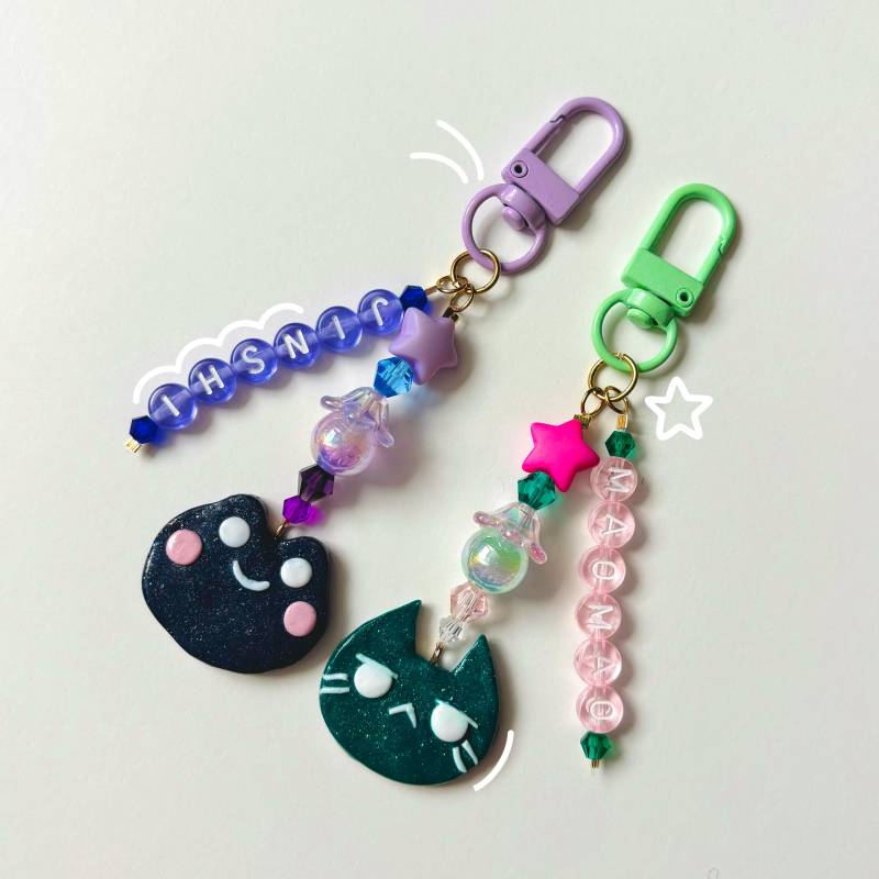 Die Tagebücher Der Apothekerin Inspirierte Schlüsselanhänger Die Tagebücher Der Apothekerin Inspirierte Schlüsselanhänger von comradocreates