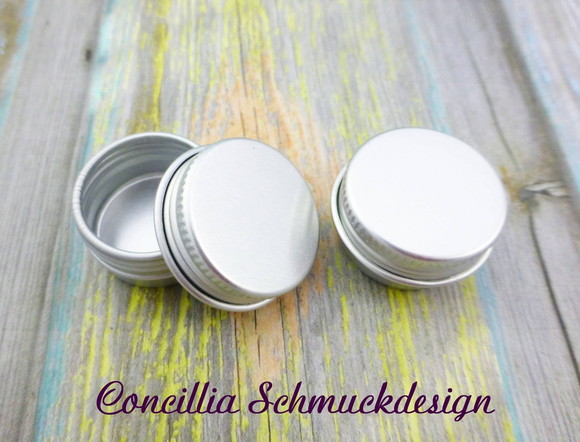 Alu Dosen Zwei Stück Aufschraubbar von concilliadesign