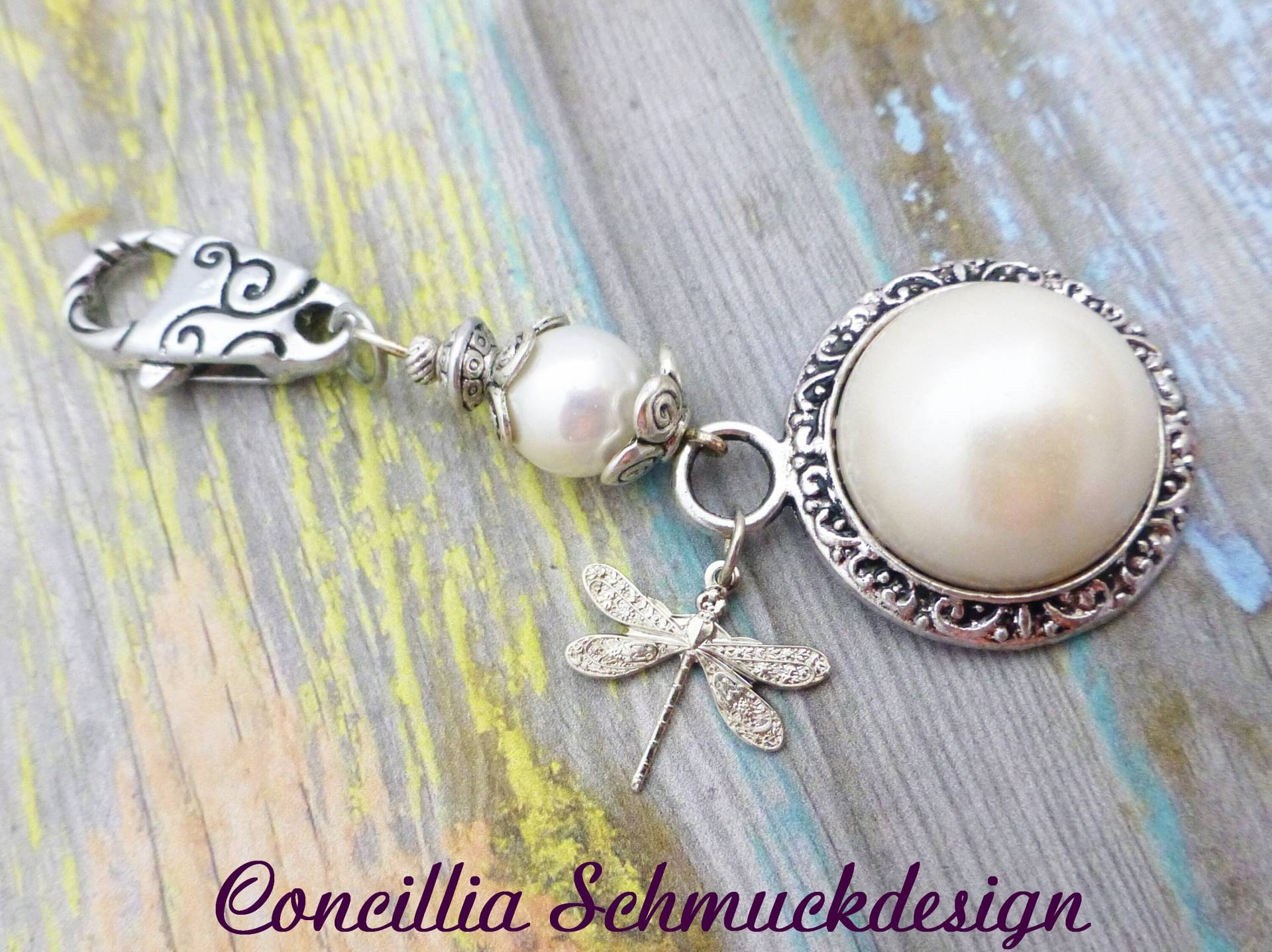 Anhänger Perlmutt Mit Libelle Anhänger Perlmutt Mit Libelle von concilliadesign