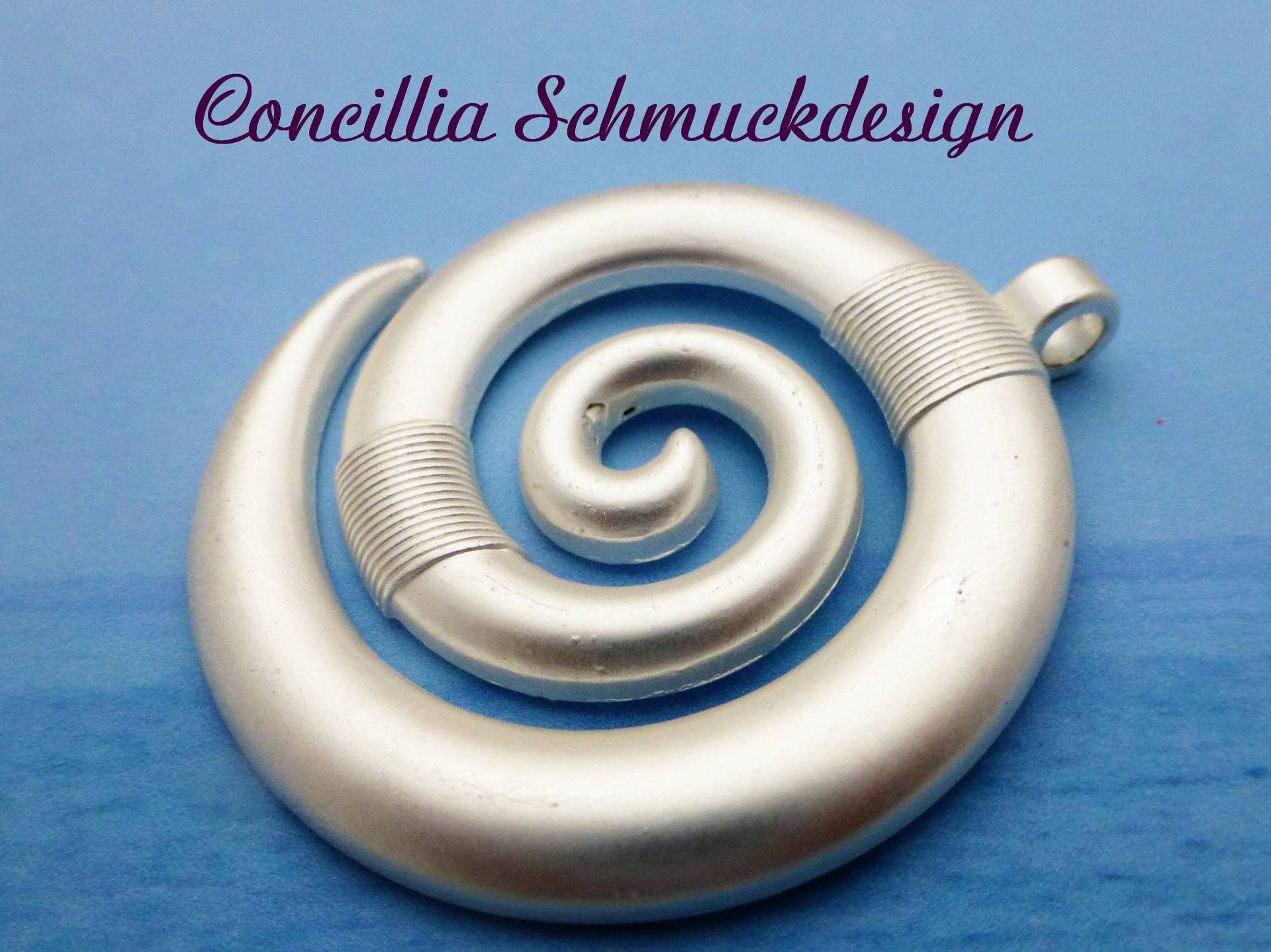 Anhänger Spirale Groß Hellsilber von concilliadesign