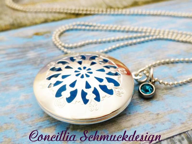Aroma Medaillon Versilbert Kette Blau von concilliadesign