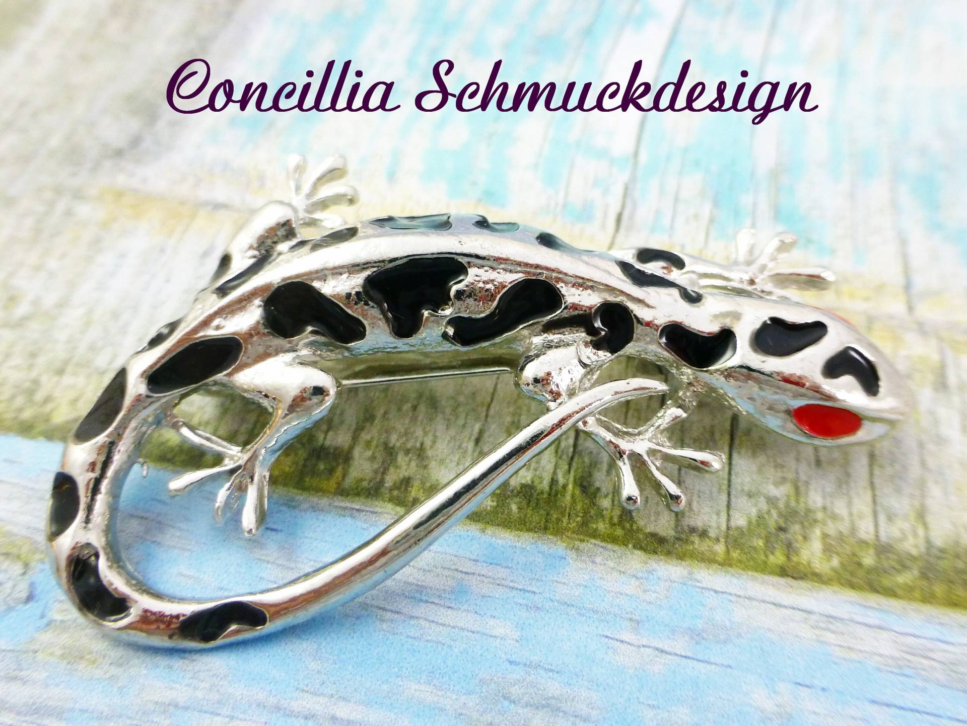 Brosche Eidechse Gecko Silber Schwarz Rot Brosche Eidechse Gecko Silber Schwarz Rot von concilliadesign