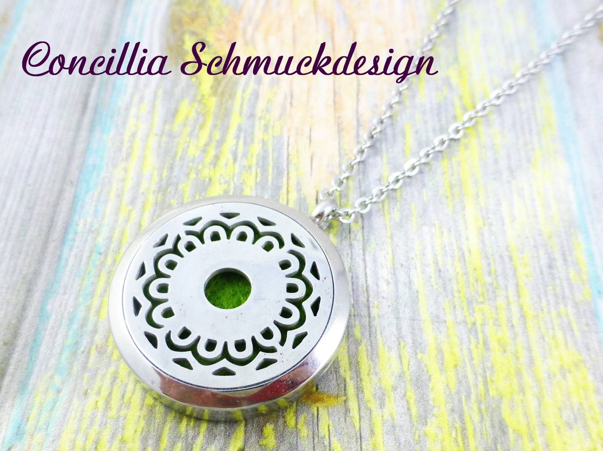 Edelstahl Duft Medaillon Blume Grün von concilliadesign