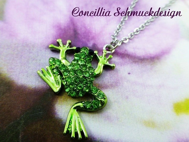 Edelstahlkette Mit Grünem Glitzerfrosch von concilliadesign