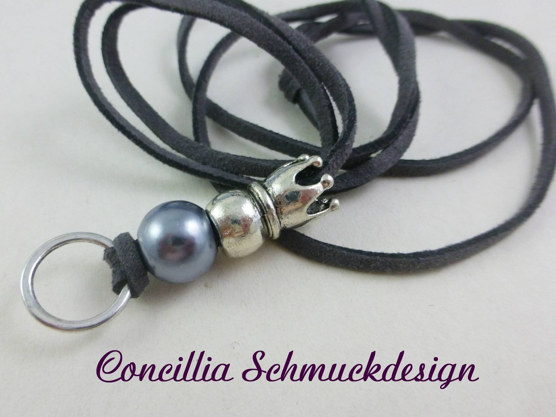 Kette Basic Krone Dunkelgrau Kette Basic Krone Dunkelgrau von concilliadesign