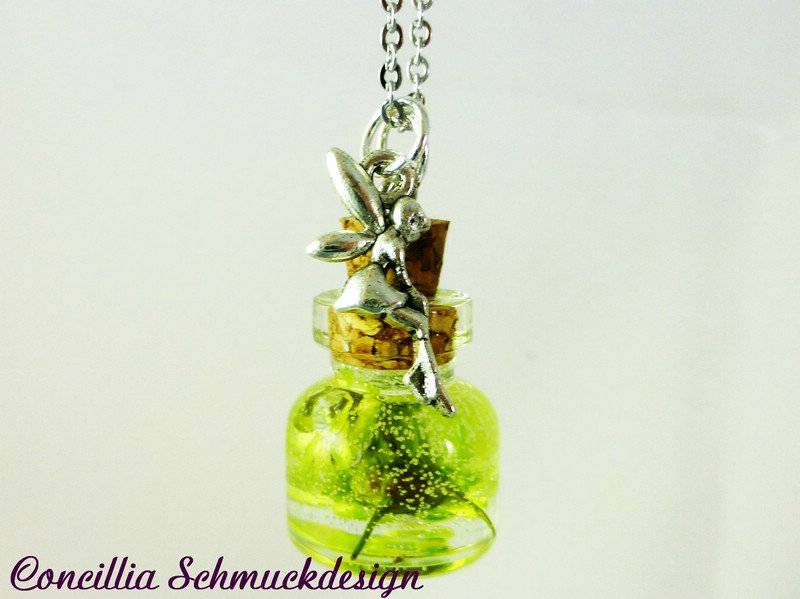 Kette Blütenfläschchen Mit Elfe von concilliadesign