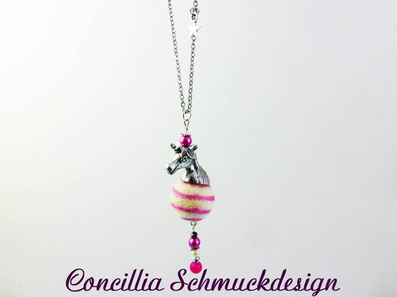 Kette Einhorn Pink Weiß Silber Auf Filzperle von concilliadesign